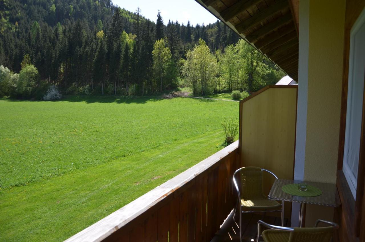 Ferien Am Talhof Hotel Sankt Urban ภายนอก รูปภาพ