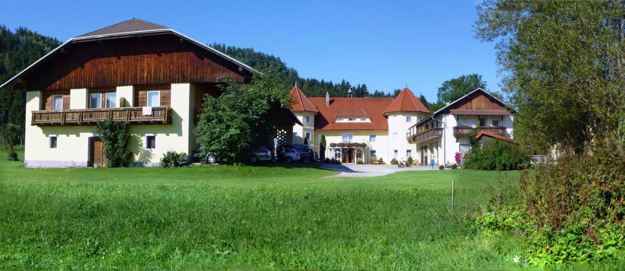 Ferien Am Talhof Hotel Sankt Urban ภายนอก รูปภาพ